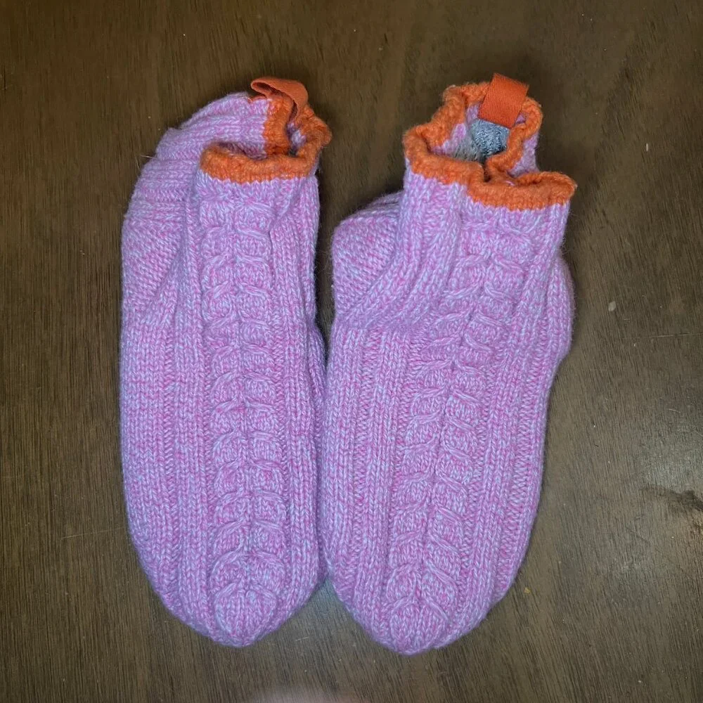 ❤️SOLD❤️ Bombas Pink and Orange Women's Gripper Slipper, Size XS - Picture 3 of 7